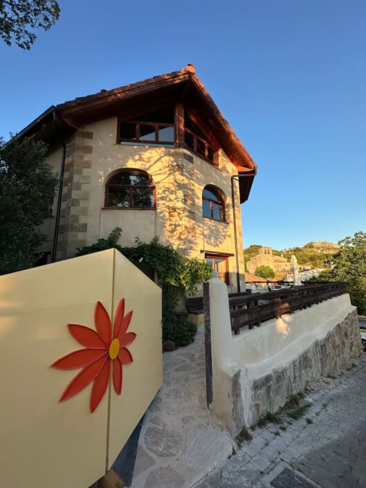 Facha casa rural navarra