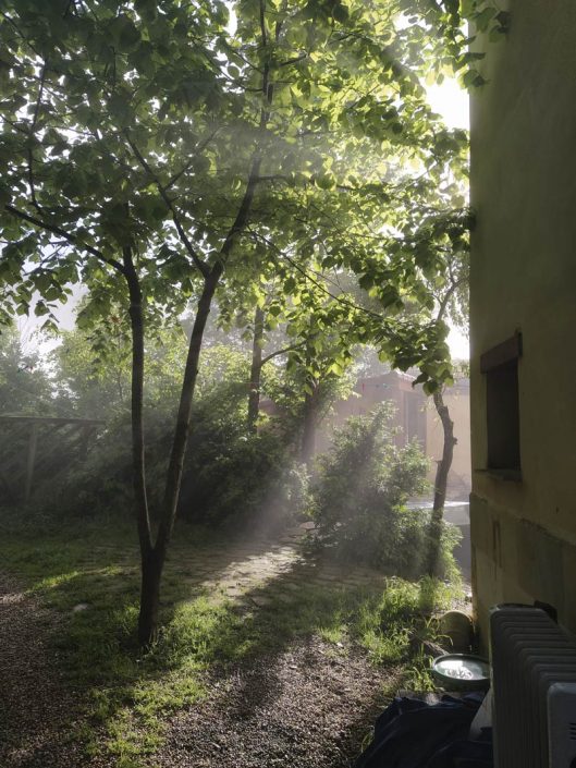 casa-Txiki-rayos-y-niebla